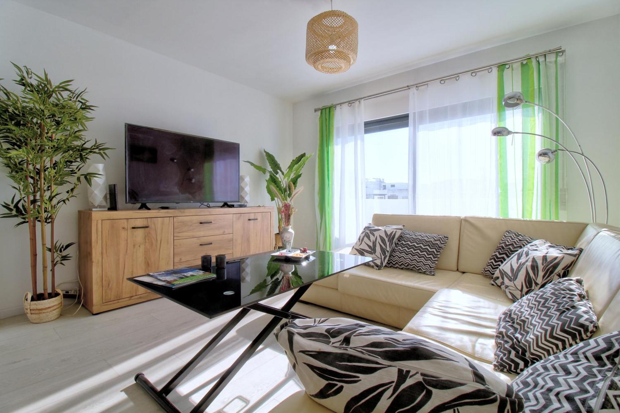 Center Location, Ac, Swimming Pool, And Parking Appartement Olhão Buitenkant foto