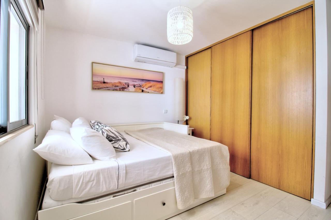 Center Location, Ac, Swimming Pool, And Parking Appartement Olhão Buitenkant foto