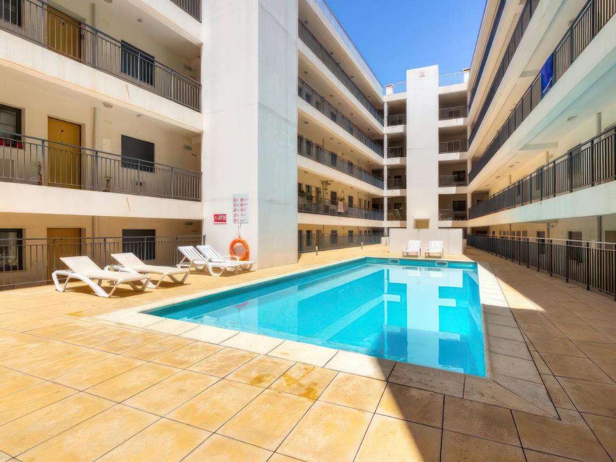 Center Location, Ac, Swimming Pool, And Parking Appartement Olhão Buitenkant foto